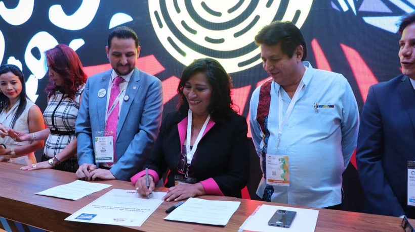 Acapulco firma convenio para “Ruta del Vino y el Mezcal” durante Tianguis Turístico