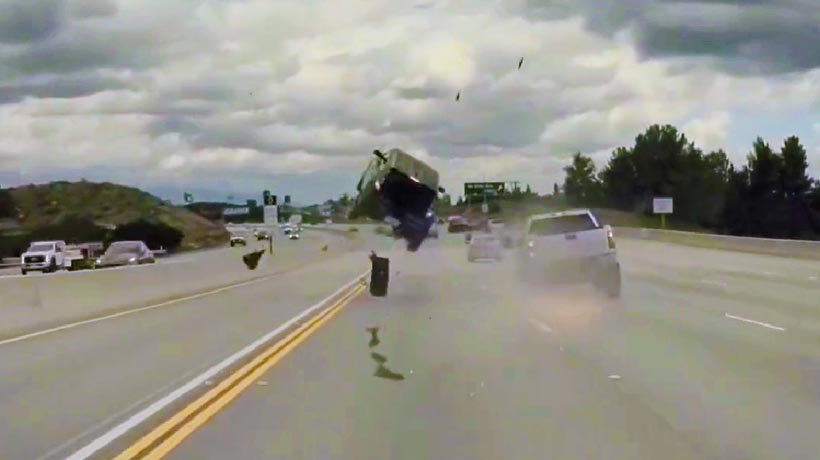 VIDEO: Dash cam muestra impresionante accidente en California