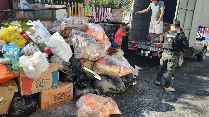 Arrestan a hombre en Acapulco por arrojar basura en la Progreso