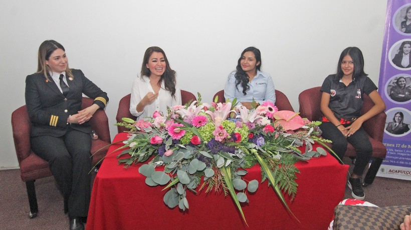Realizan conversatorio sobre mujeres exitosas en Acapulco
