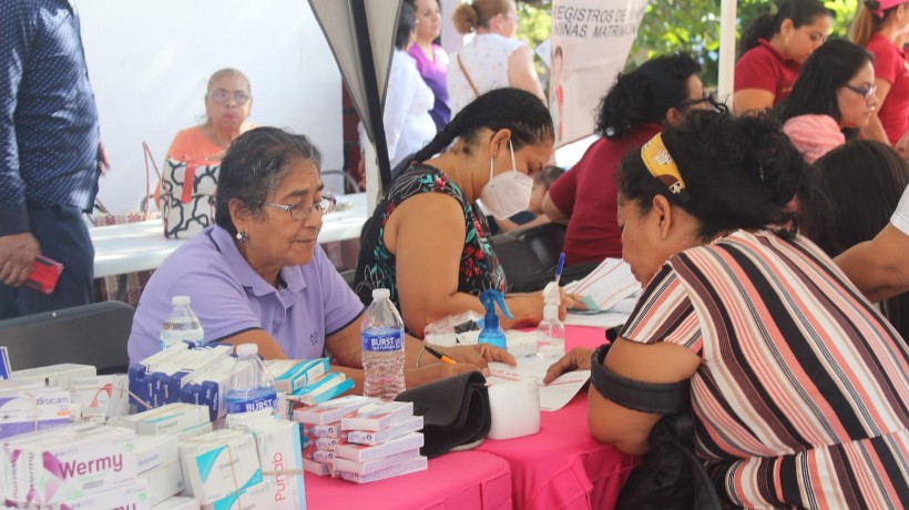 Atiende brigada médica a 200 mujeres en DIF Acapulco