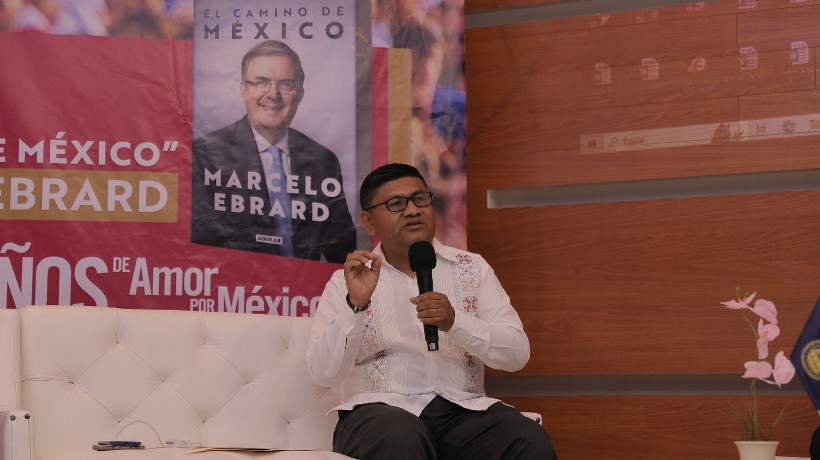 Presentan en Chilpancingo libro “El camino de México” de Marcelo Ebrard