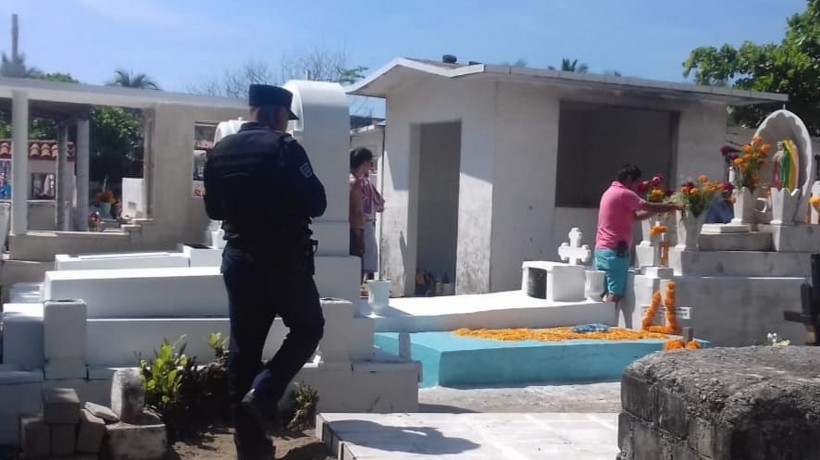 Propone Congreso de Guerrero regular panteones y crematorios