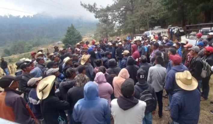 Protestan 300 habitantes en cuartel regional de la Sierra de Guerrero