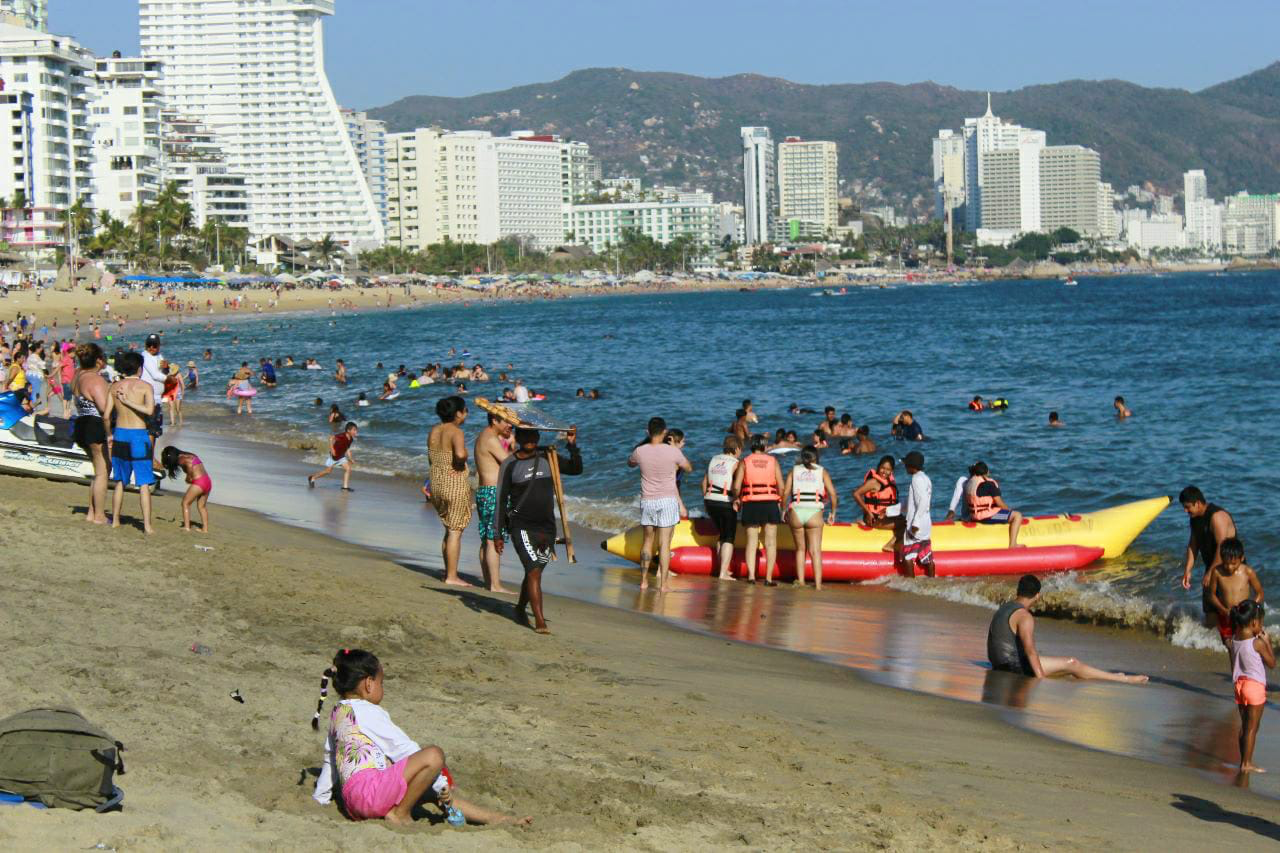 En domingo de ramos, incrementó 15% el turismo en Acapulco