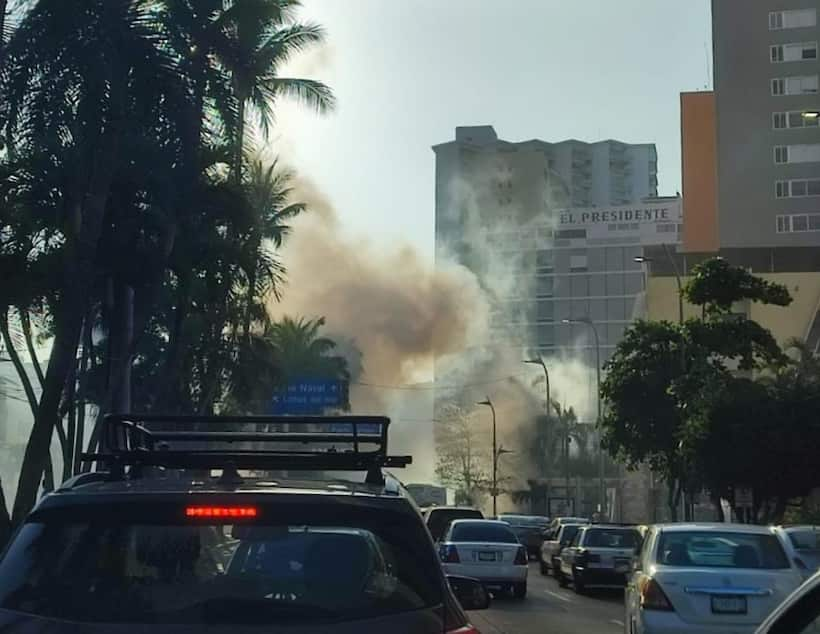 Controlan conato de incendio de un autobús en la Costera de Acapulco