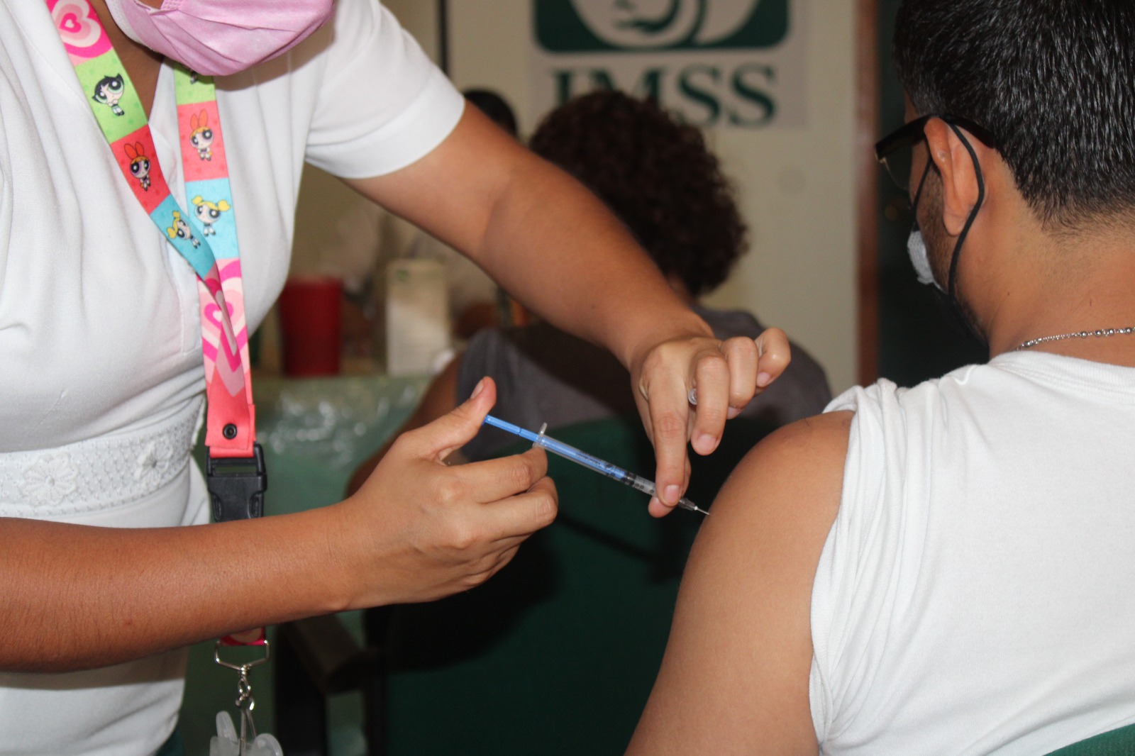 Aplica IMSS vacuna contra Covid-19 en Guerrero