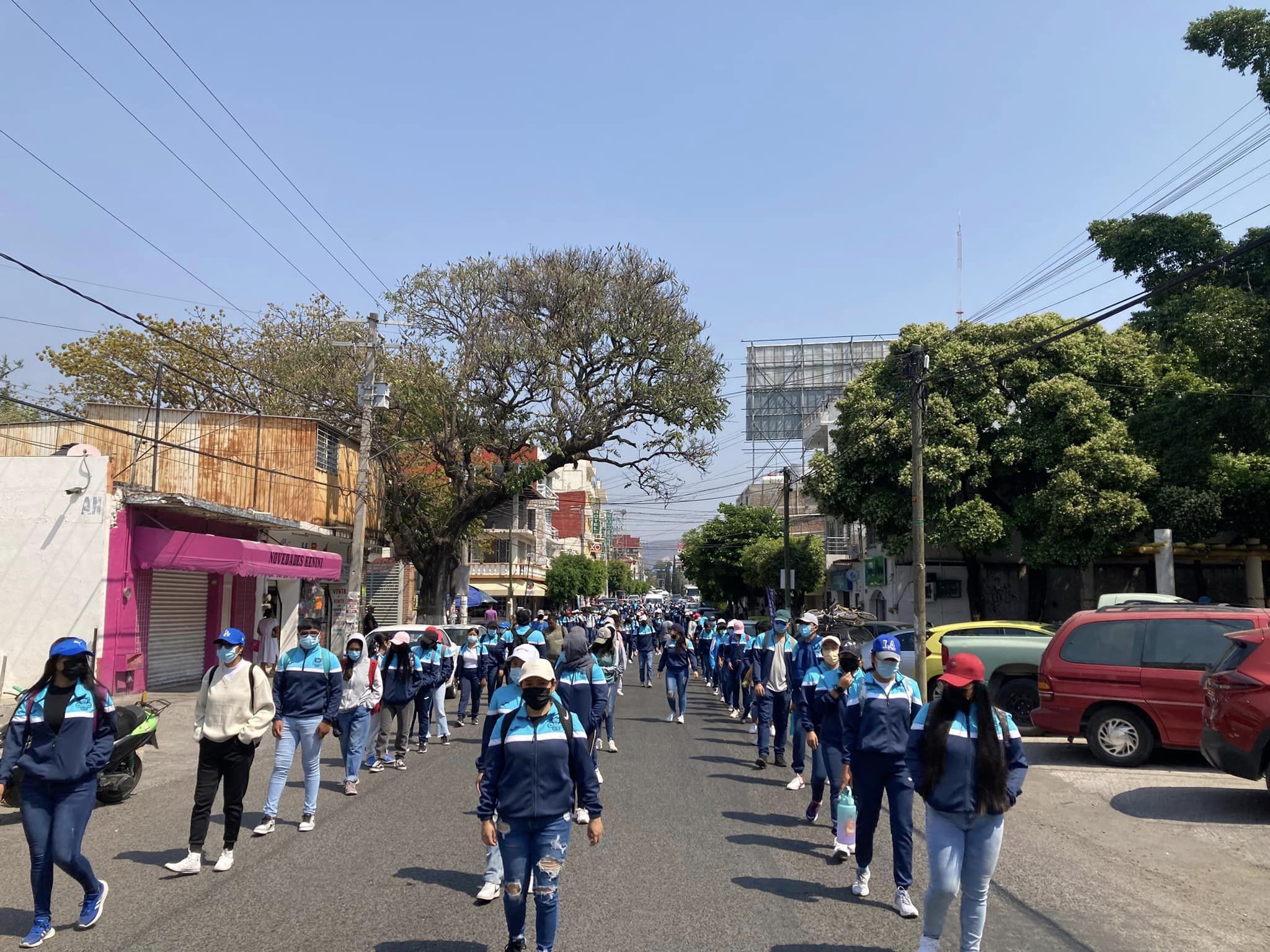 Alumnos de la Normal Rafael Ramírez, hacen bloqueo en Chilpancingo.