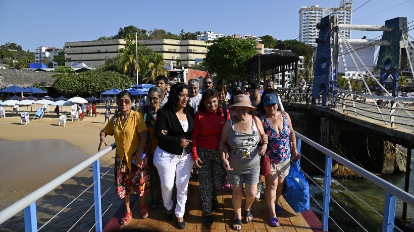 Inaugura Abelina López puente provisional en Caleta durante Semana Santa