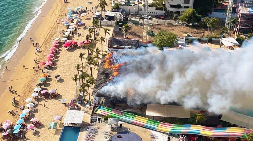 Se desata incendio en El Rollo de Acapulco