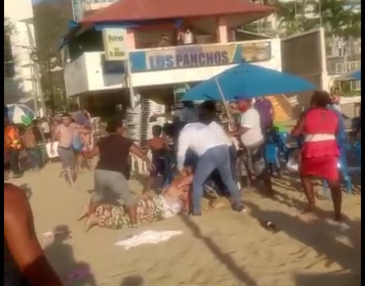 Nuevamente turistas protagonizan riña en Acapulco