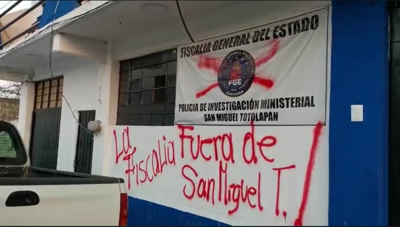 Vandalizan instalaciones de la FGE en San Miguel Totolapan