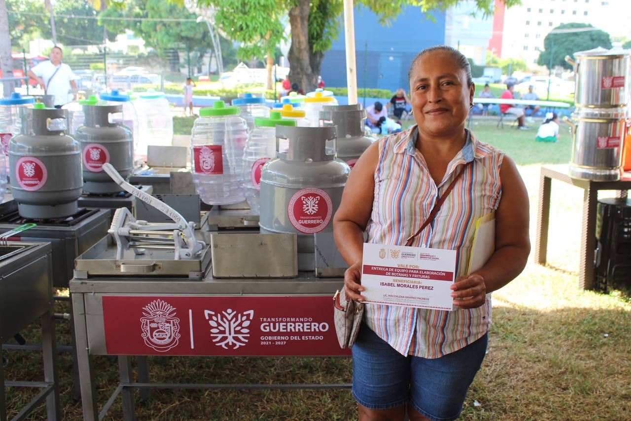 En Guerrero, reciben proyectos productivos más de mil mujeres