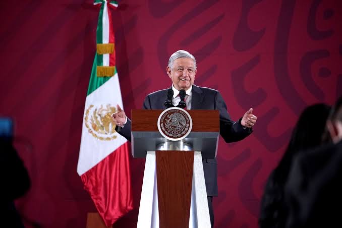 AMLO realiza declaración patrimonial: reporta ingresos de 1.7millones pesos