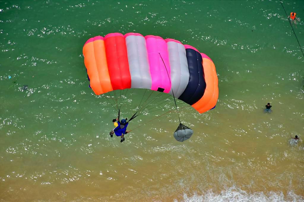 Un éxito la quinta edición del Salto Extremo Base en Acapulco