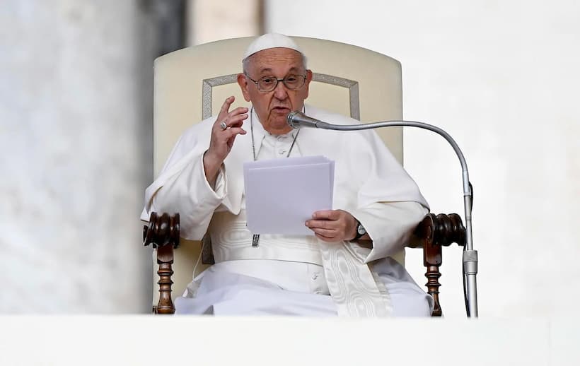 Pide Papa Francisco no acostumbrarse a la guerra