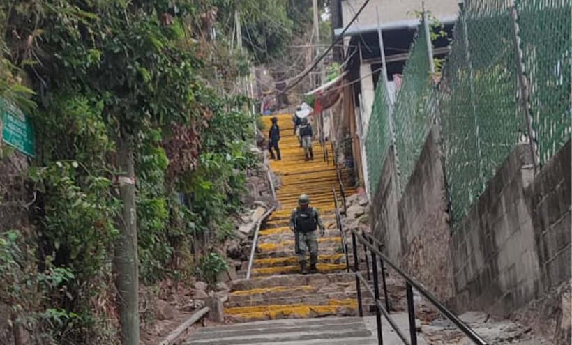 Atacan a balazos a una familia en parte alta del Fovissste Acapulco; 2 hombres murieron