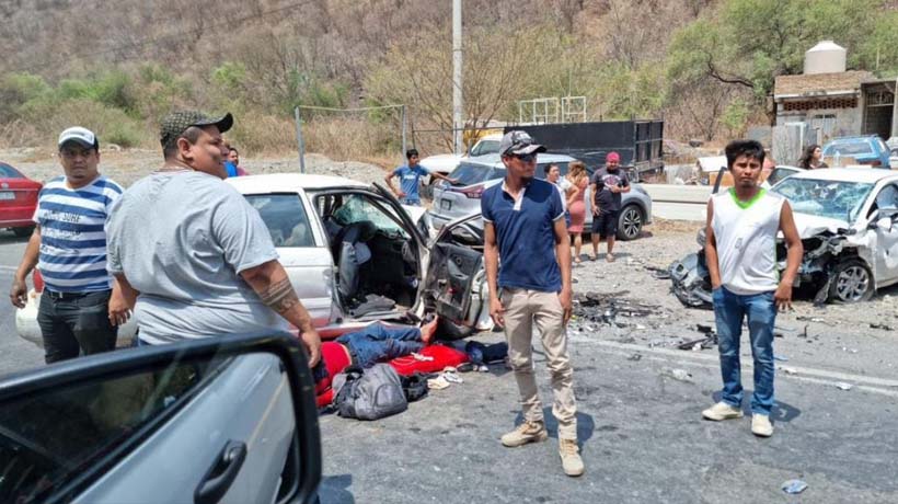 Accidente en la Chilpancingo-Iguala deja un policía muerto