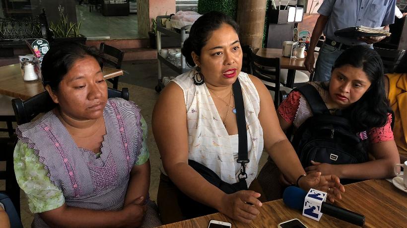 Denuncian mujeres indígenas discriminación por desalojo en Acapulco