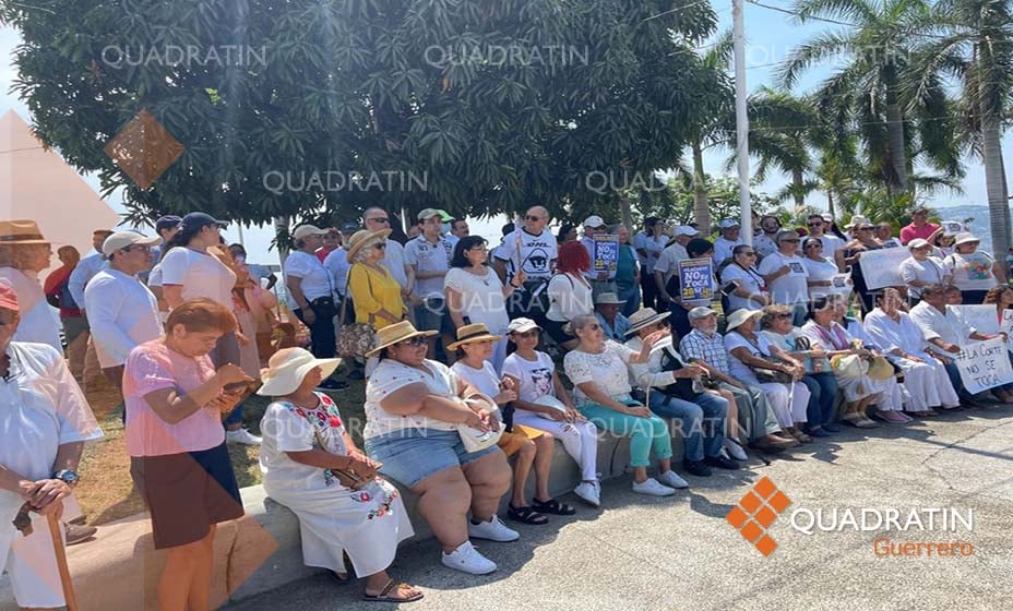 Protestan en Acapulco en defensa de la SCJN