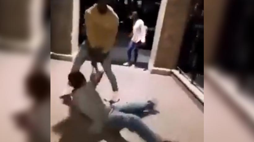 VIDEO: Golpean y encadenan a hombre por matar a un perro