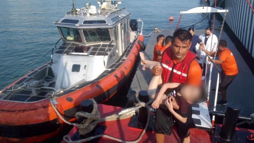Salva Marina a tres de ahogarse en Acapulco; incluido un niño