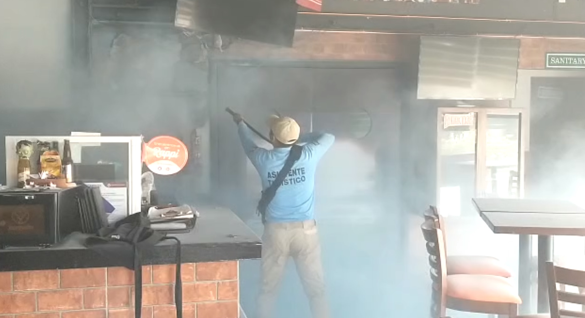 Atienden conato de incendio en restaurante de Costa Azul; ya está controlado
