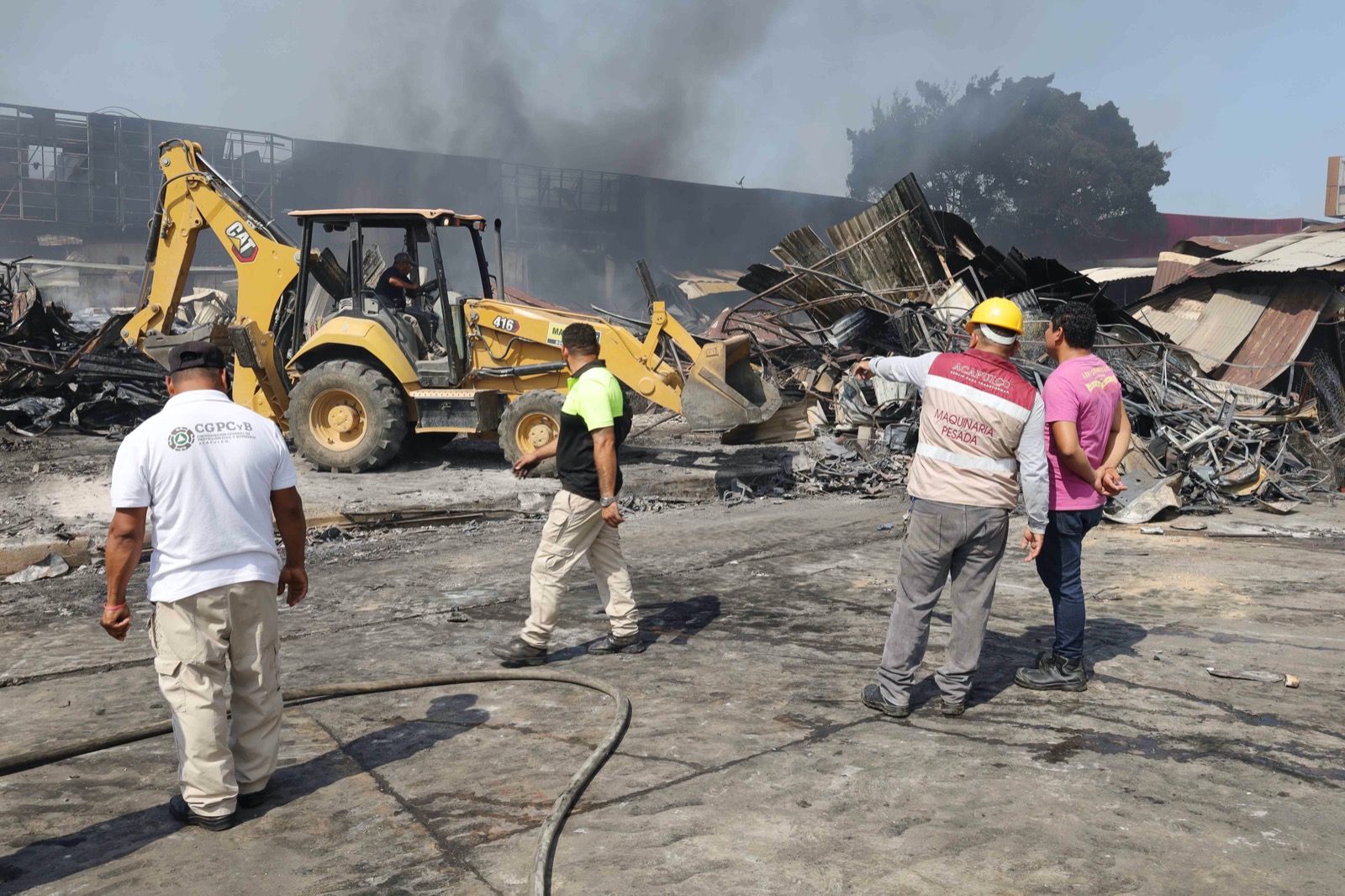 Evalúan autoridades daños por incendio en el Mercado Central de Acapulco