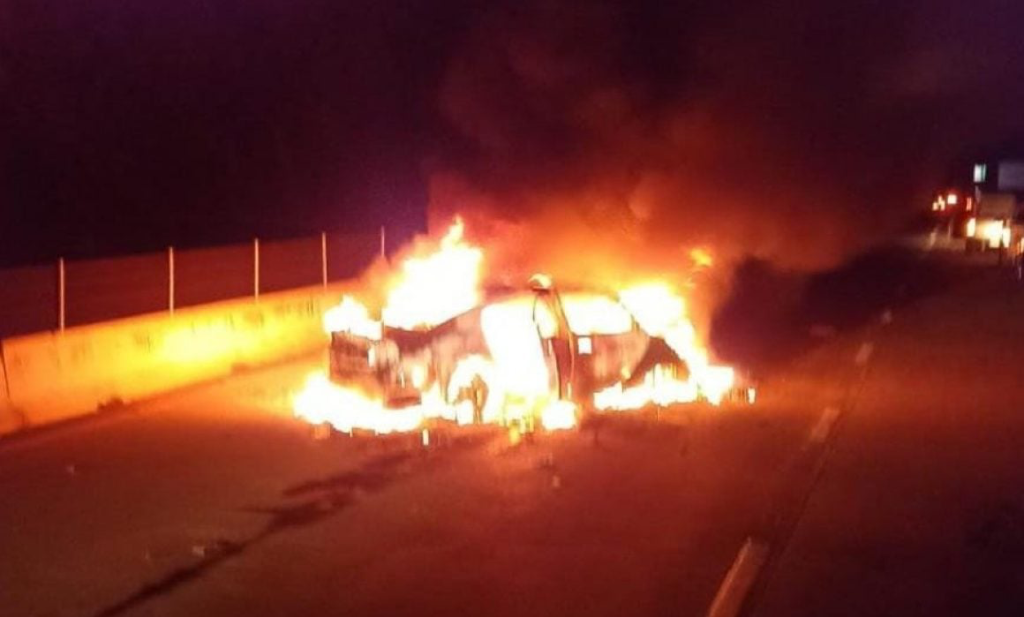 Dos policías lesionados por choque de patrulla de la Guardia Nacional