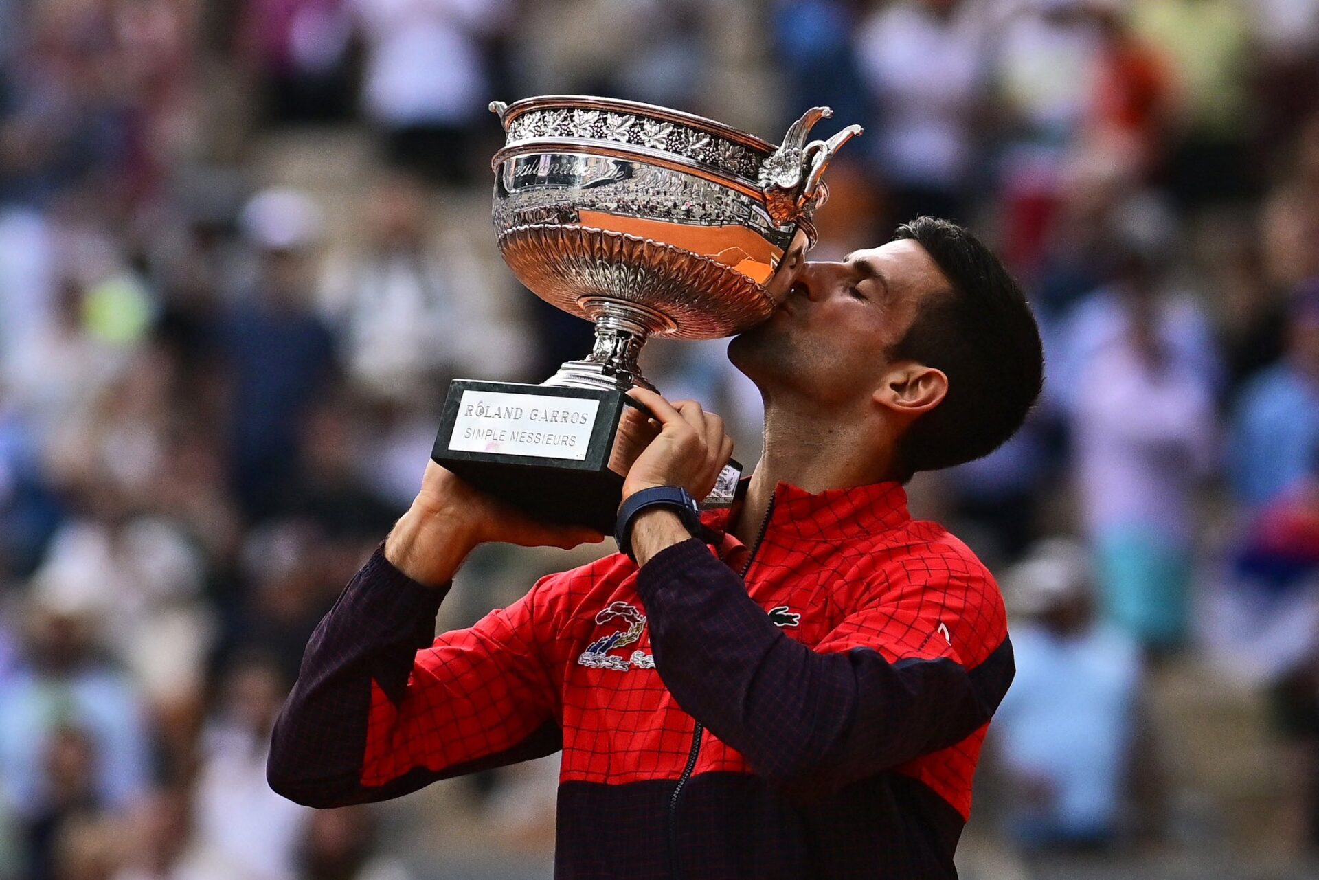 Djokovic supera a Nadal al ganar su 23 título de Grand Slam en Roland Garros