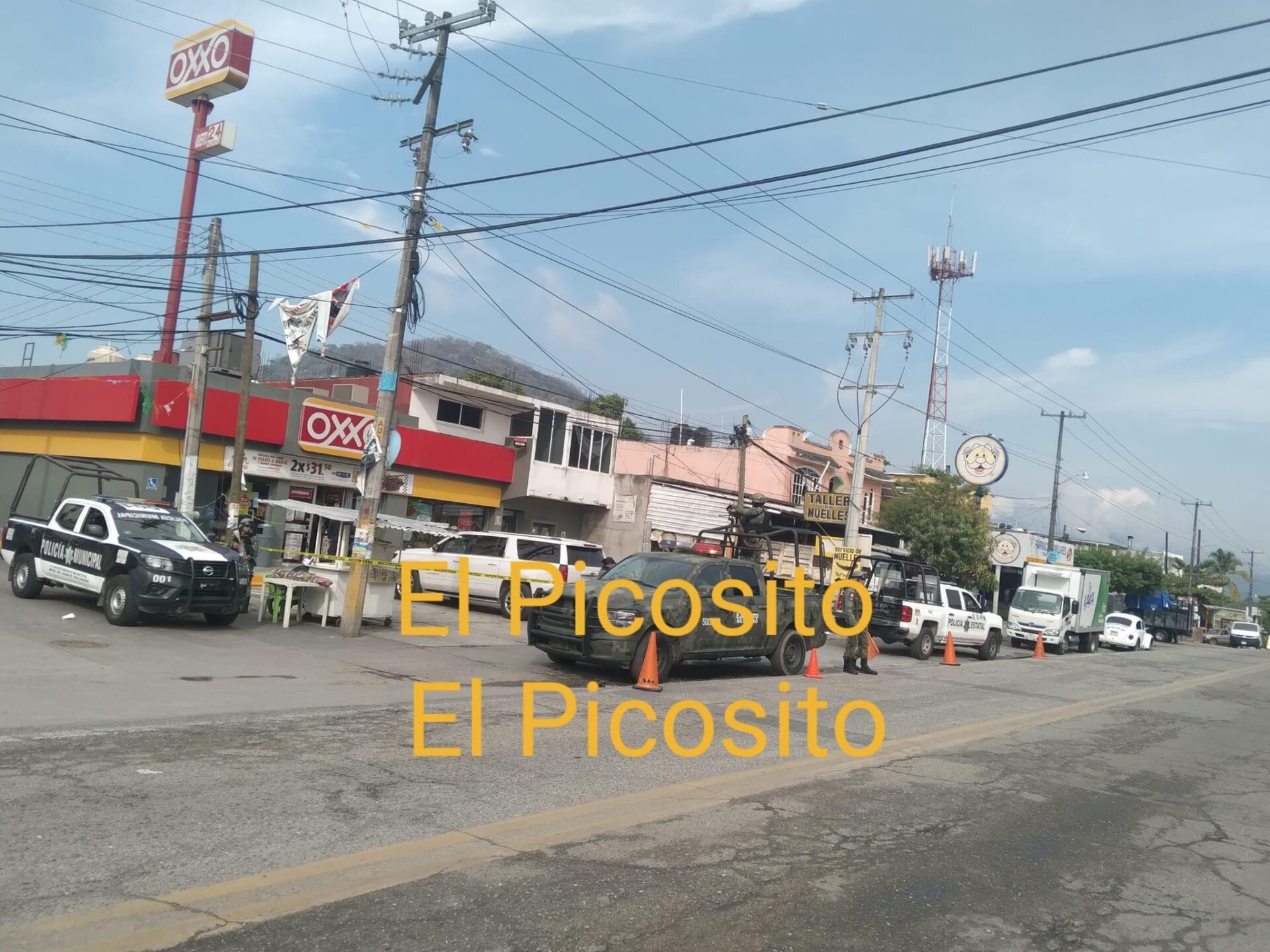 Ultiman a jefe de escolta de la presidenta municipal de Juan R. Escudero, en un Oxxo