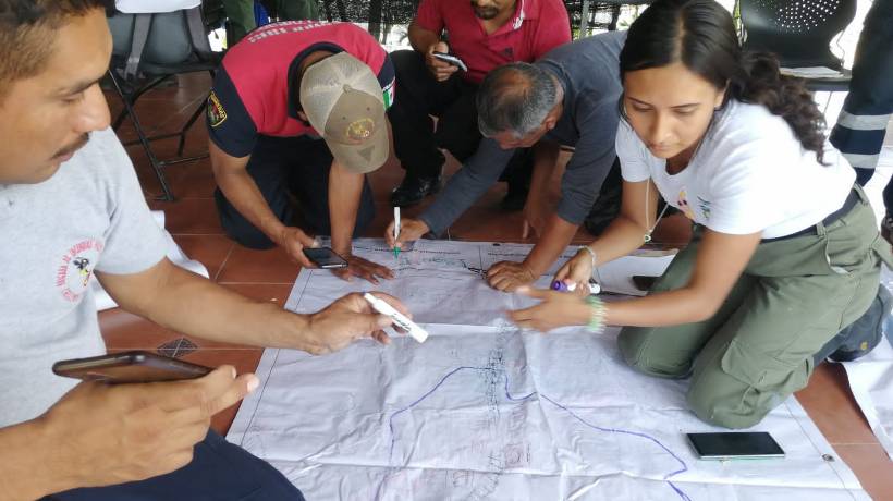 Capacitan a brigadistas de Guerrero para que combatan fuegos en Canadá