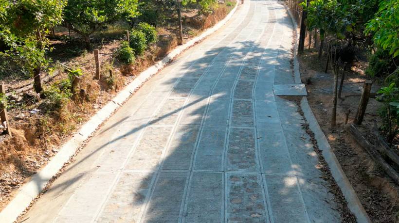 Construyen 232 kilómetros de caminos artesanales en Guerrero