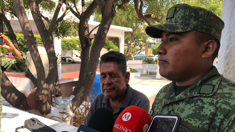 Relata soldado cómo salvó a hombre de enjambre en Acapulco