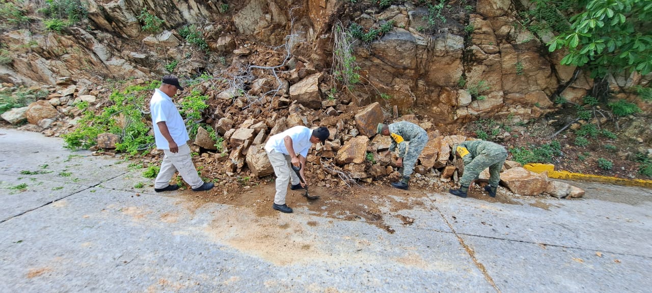 Se reportaron varios derrumbes en Acapulco por lluvias