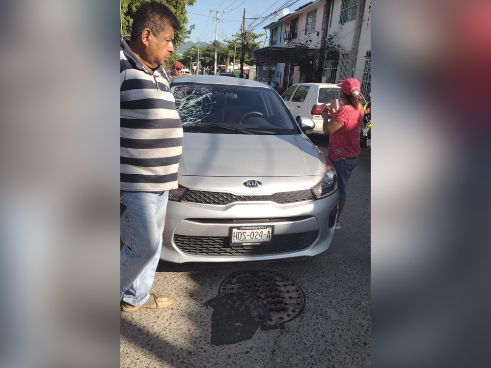 Arrolla auto a una adolescente en Acapulco