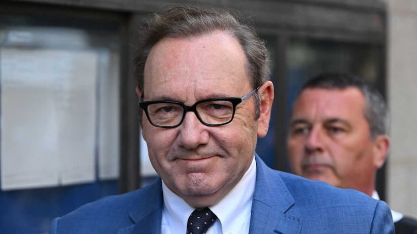 Declaran inocente a Kevin Spacey por delitos sexuales