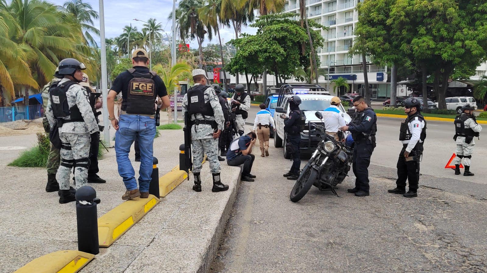 Tras asalto dejan golpeado a un joven en la Costera de Acapulco