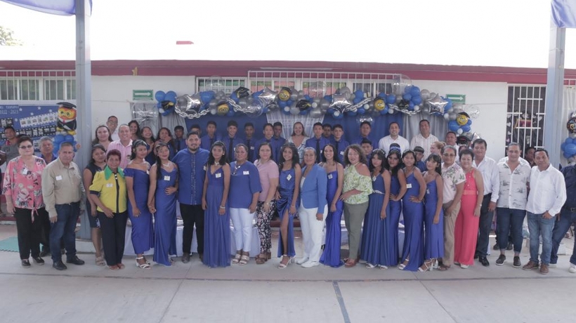 Inaugura Abelina López infraestructura en clausura de telesecundaria