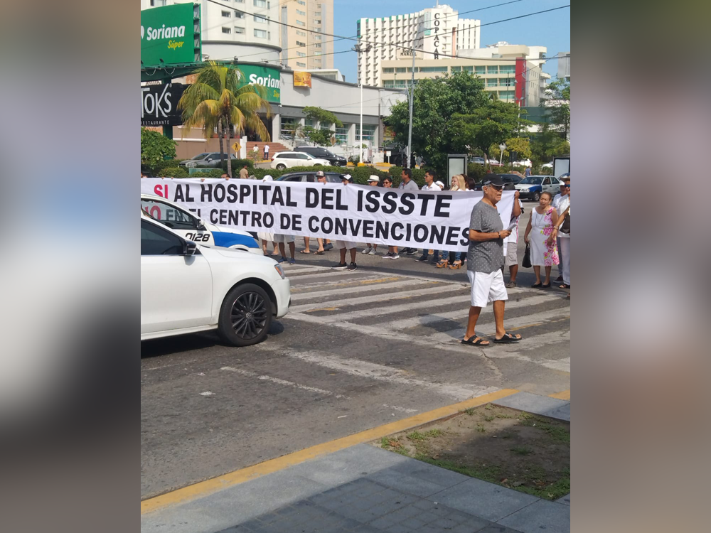 Protestan en Acapulco contra construcción de hospital del ISSSTE en el CIA