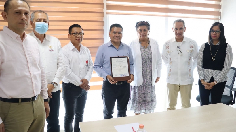 Entregan licencia para almacén y banco de sangre en Guerrero