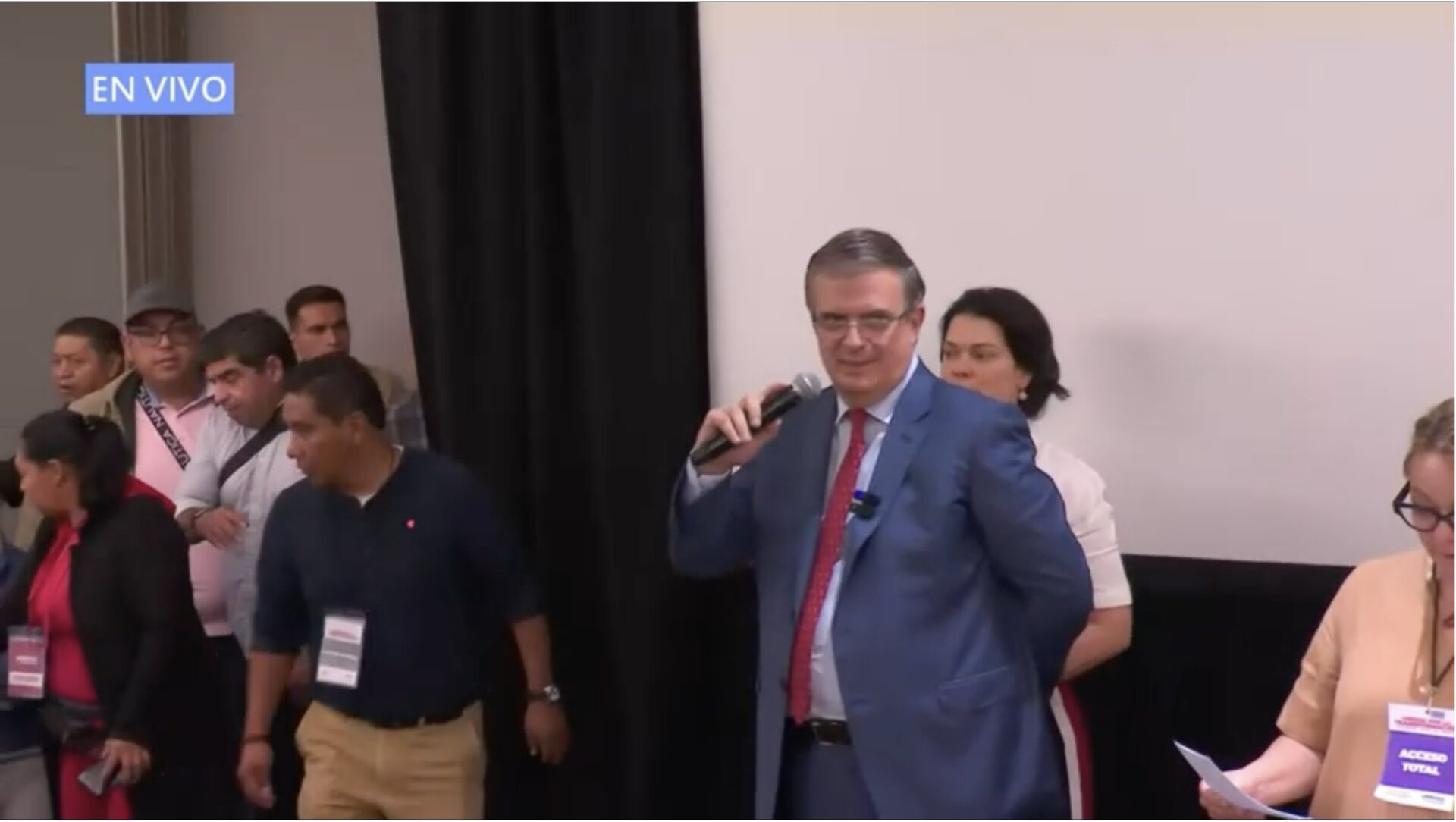 Pide Marcelo Ebrard reponer encuesta de Morena