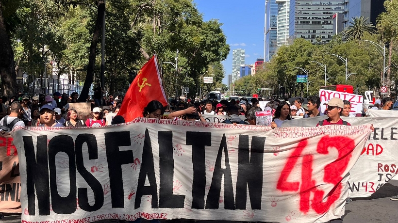 Ayotzinapa: Padres de los 43 acusan a AMLO de traición