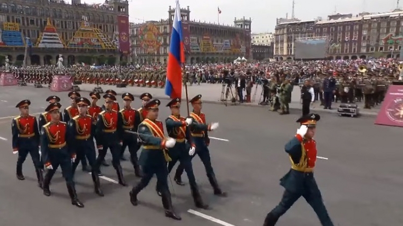 Embajadora de Ucrania critica a AMLO por delegación rusa en desfile militar