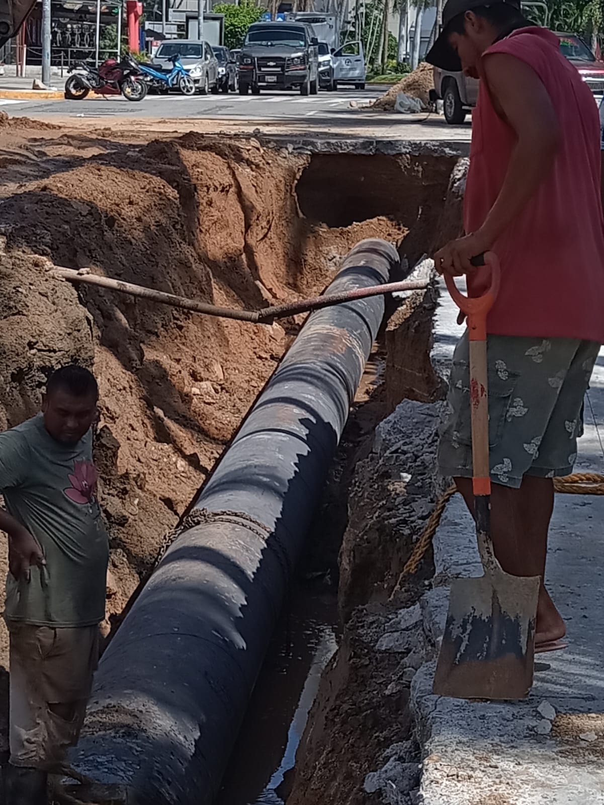 Siguen trabajos de rehabilitación de tuberías y pozos afectados por Max en Acapulco