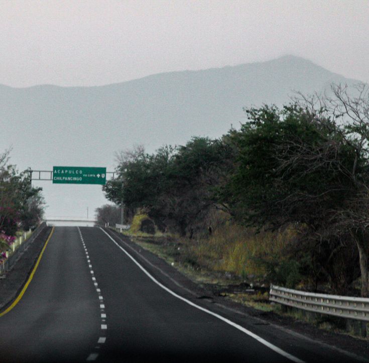 Reportan cierre total a la circulación sobre libramiento Norte de Acapulco-Chilpancingo.