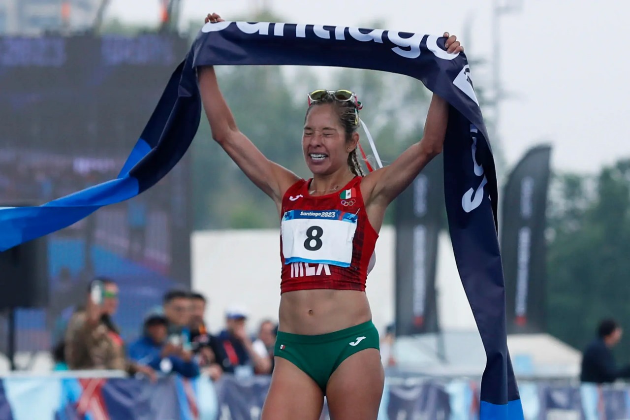 Gana la mexicana Citlali Cristian el maratón femenino de Santiago