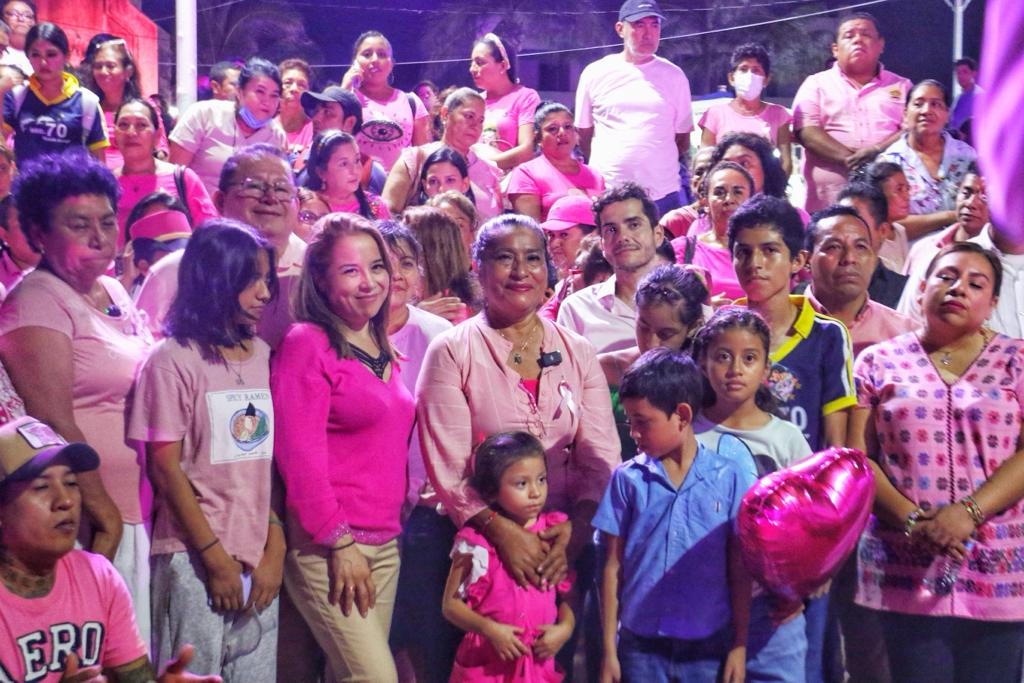 Encabeza Abelina López “Caminata Rosa” en Acapulco