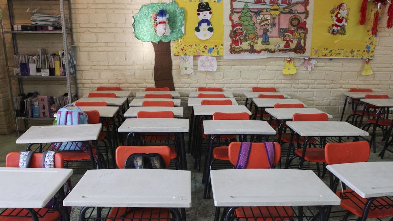 Escuelas de Chichihualco reanudan clases presenciales tras suspensión por violencia