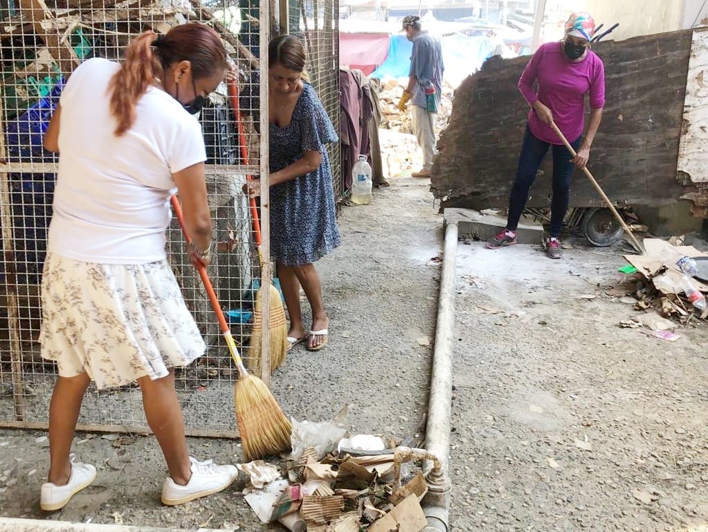 Mercados Acapulco: Limpian naves de comida en mercado central